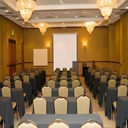 Garden Plaza Hotel Saddle Brook Kültér fotó