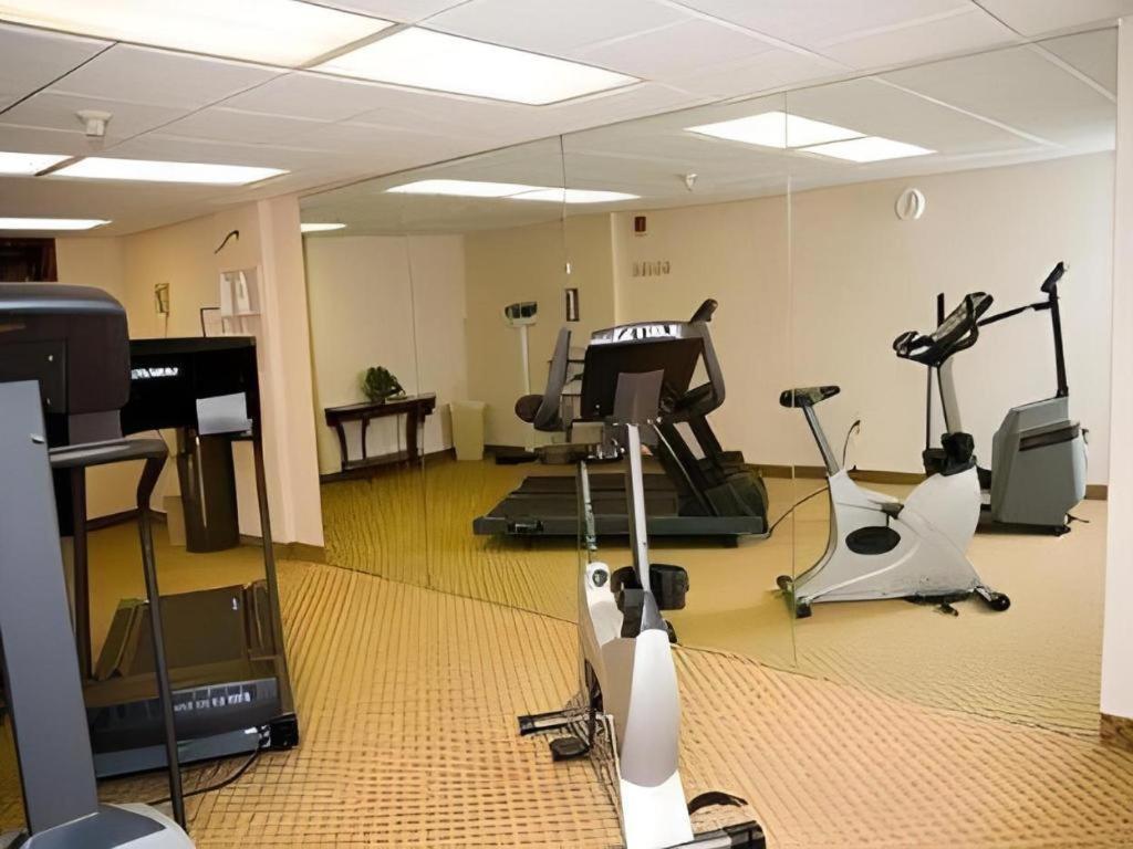 Garden Plaza Hotel Saddle Brook Kültér fotó