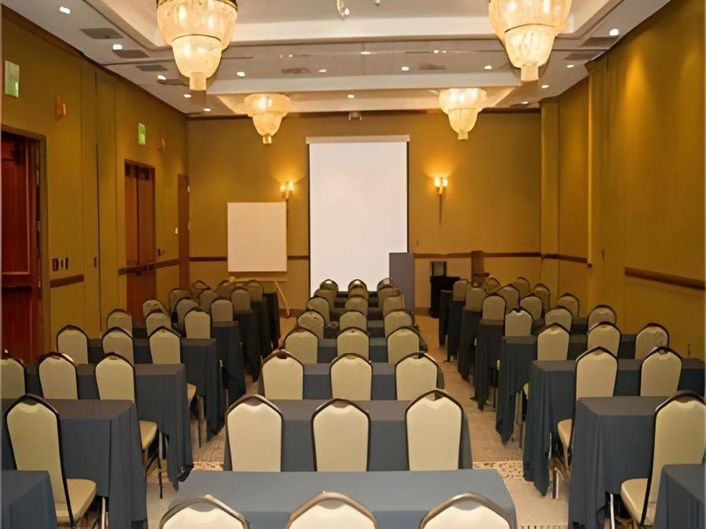 Garden Plaza Hotel Saddle Brook Kültér fotó