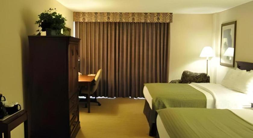 Garden Plaza Hotel Saddle Brook Kültér fotó