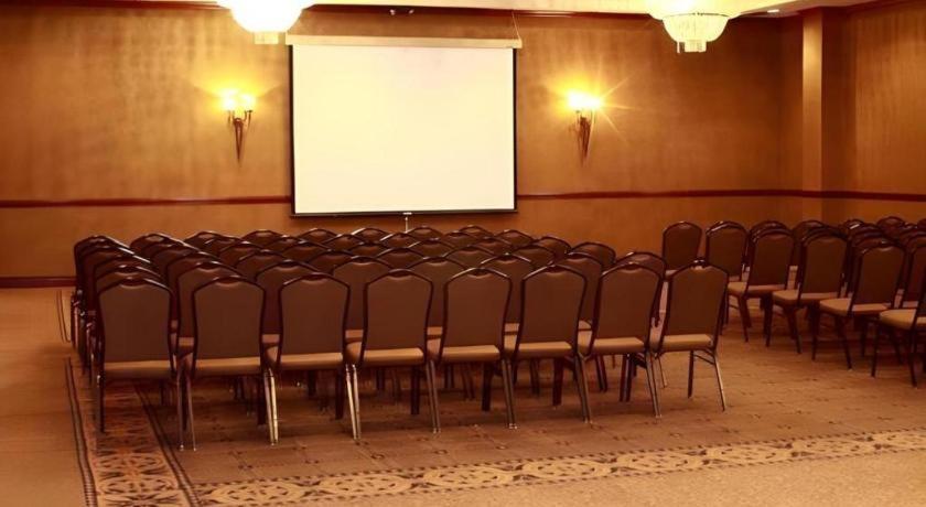 Garden Plaza Hotel Saddle Brook Kültér fotó