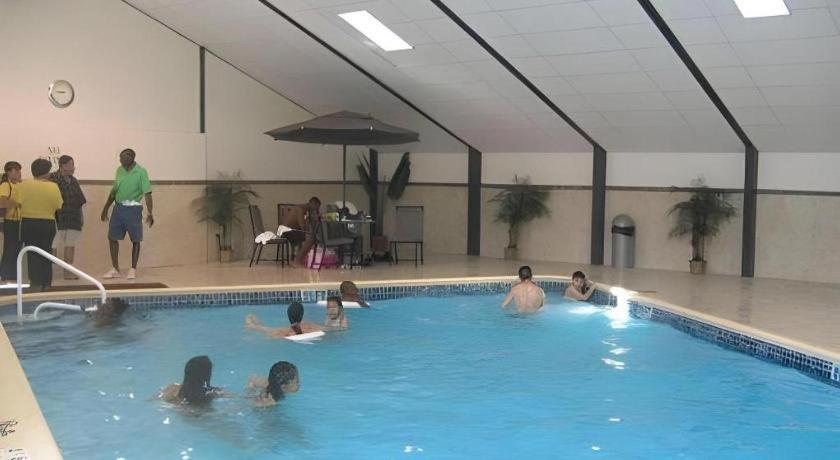 Garden Plaza Hotel Saddle Brook Kültér fotó