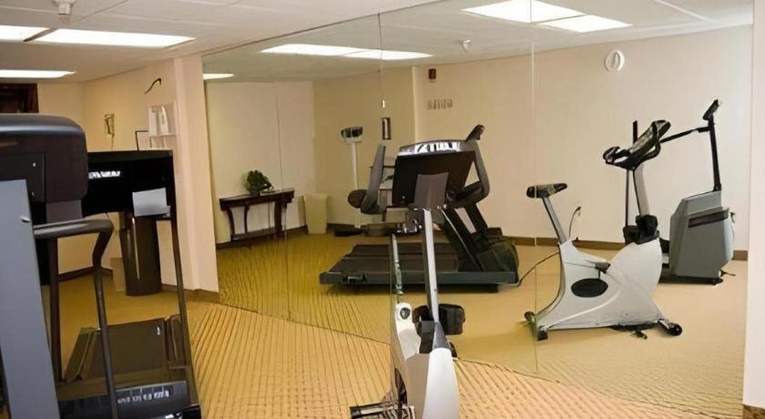 Garden Plaza Hotel Saddle Brook Kültér fotó