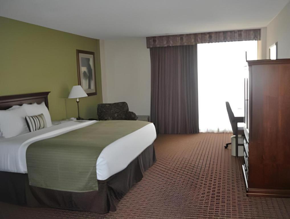 Garden Plaza Hotel Saddle Brook Kültér fotó