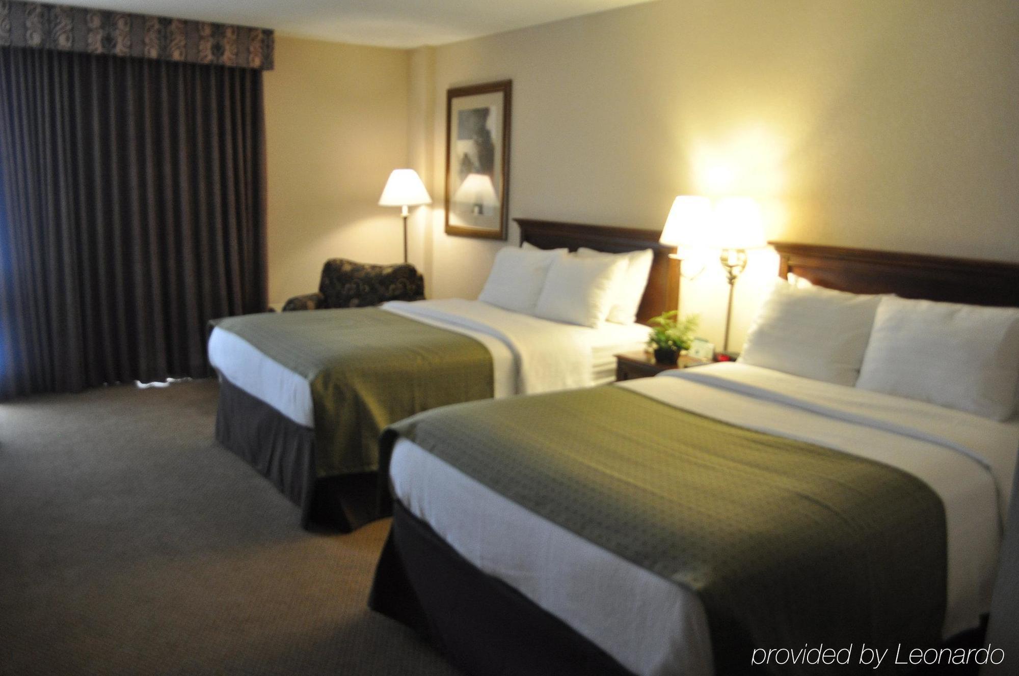 Garden Plaza Hotel Saddle Brook Szoba fotó