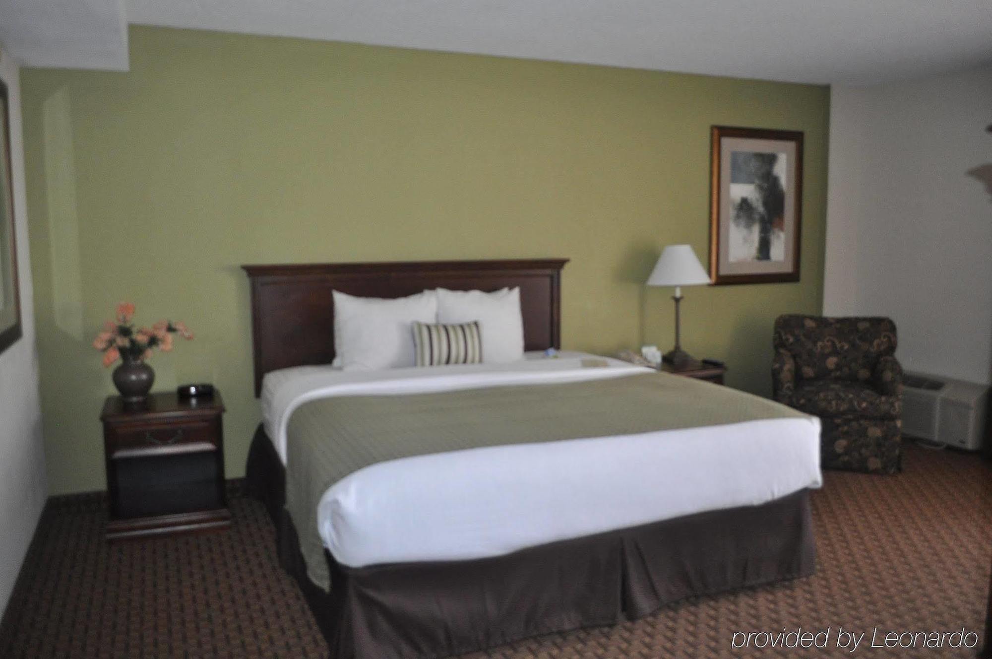 Garden Plaza Hotel Saddle Brook Szoba fotó