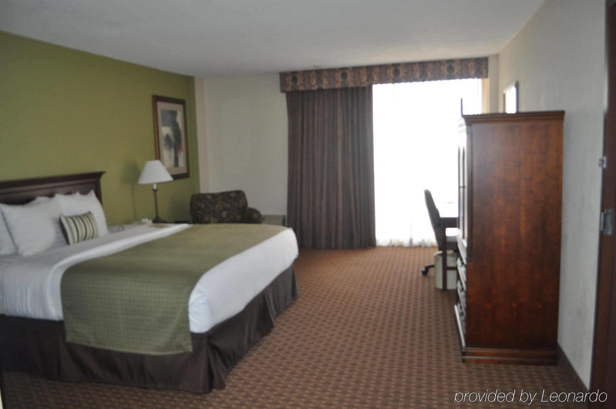 Garden Plaza Hotel Saddle Brook Szoba fotó